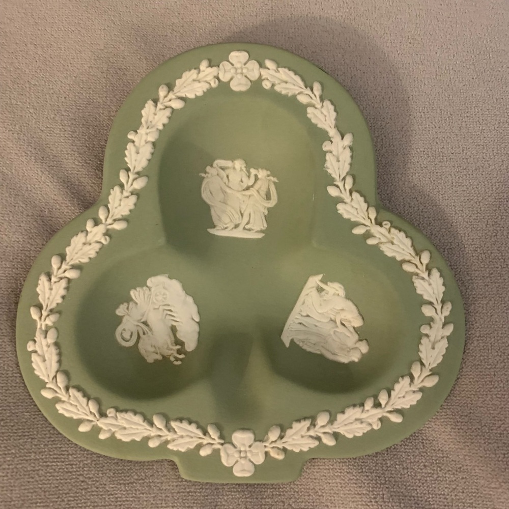 Wedgwood Jade trinket dish/ ashtray great condition